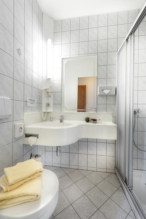 Hotel Lohninger-Schober ザンクト・ゲオルゲン・イム・アッターガウ エクステリア 写真