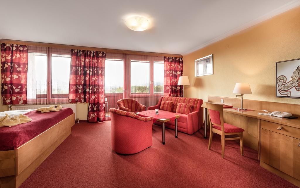 Hotel Lohninger-Schober ザンクト・ゲオルゲン・イム・アッターガウ エクステリア 写真